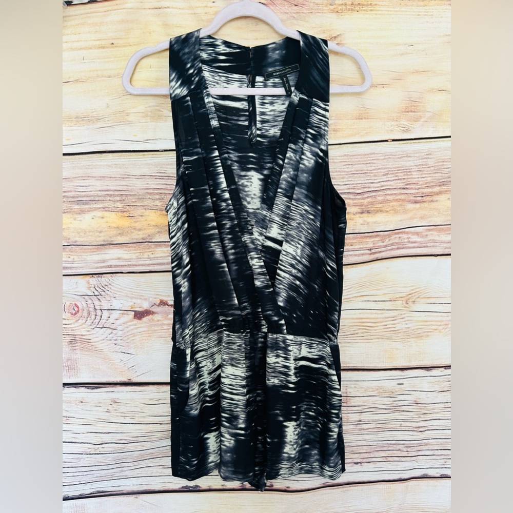 BCBGMaxAzria Black Combo Thalia V-Neck Printed Faux Wrap Sleeveless Romper M